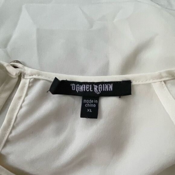 DANIEL Rainn ivory butterfly sleeved top with gathered elastic bodice, size XL - Picture 7 of 7